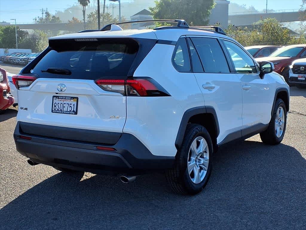 Thumbnail: 2020 Toyota RAV4 - 4