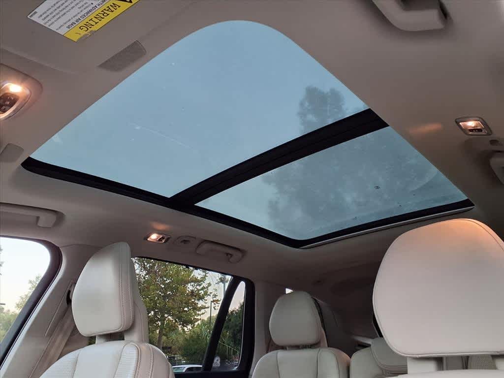 Thumbnail: 2021 Volvo XC90 - 16