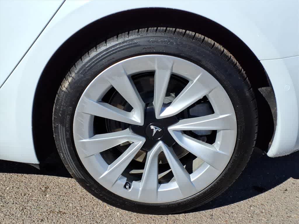 Thumbnail: 2022 Tesla Model 3 - 8