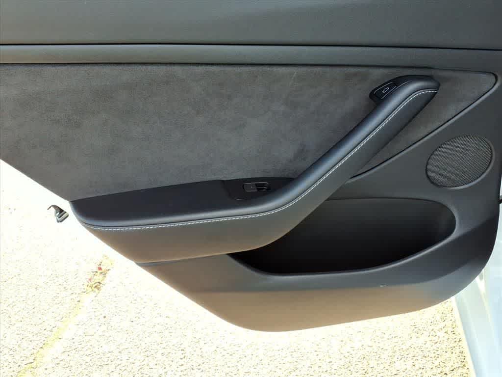 Thumbnail: 2022 Tesla Model 3 - 9