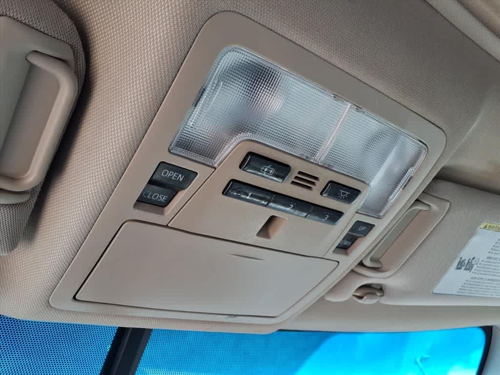 Thumbnail: 2013 Toyota Camry - 23