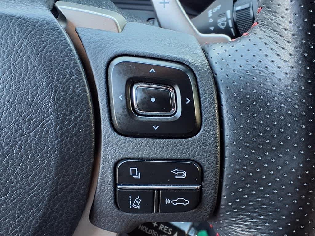 Thumbnail: 2018 Lexus IS - 19