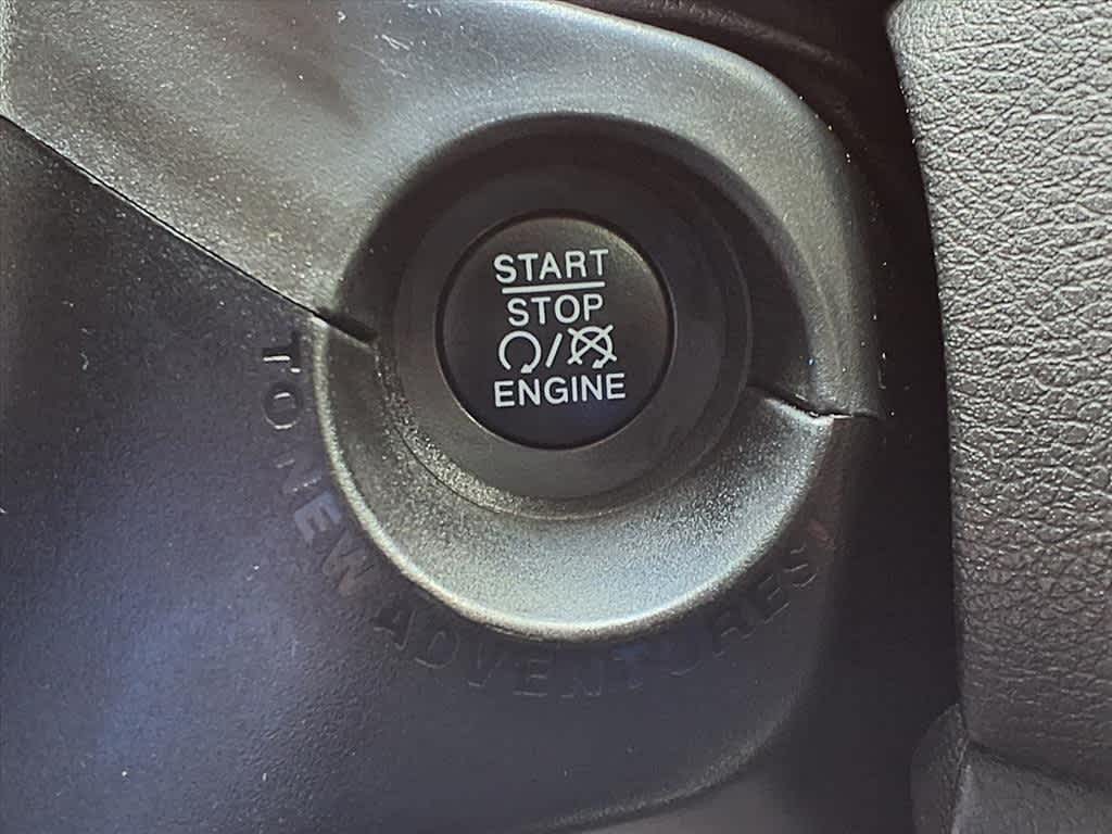 Thumbnail: 2018 Jeep Renegade - 24