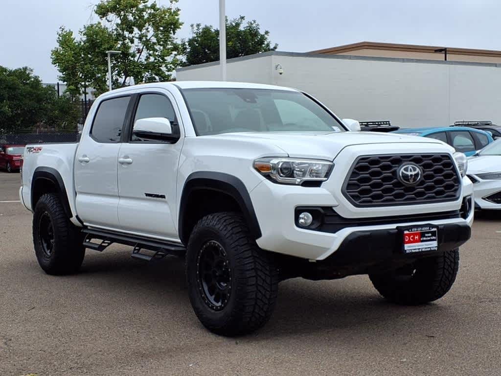 Thumbnail: 2020 Toyota Tacoma - 3