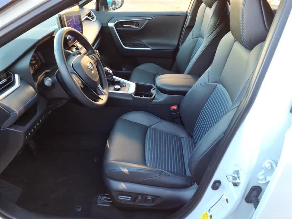 Thumbnail: 2023 Toyota RAV4 - 14