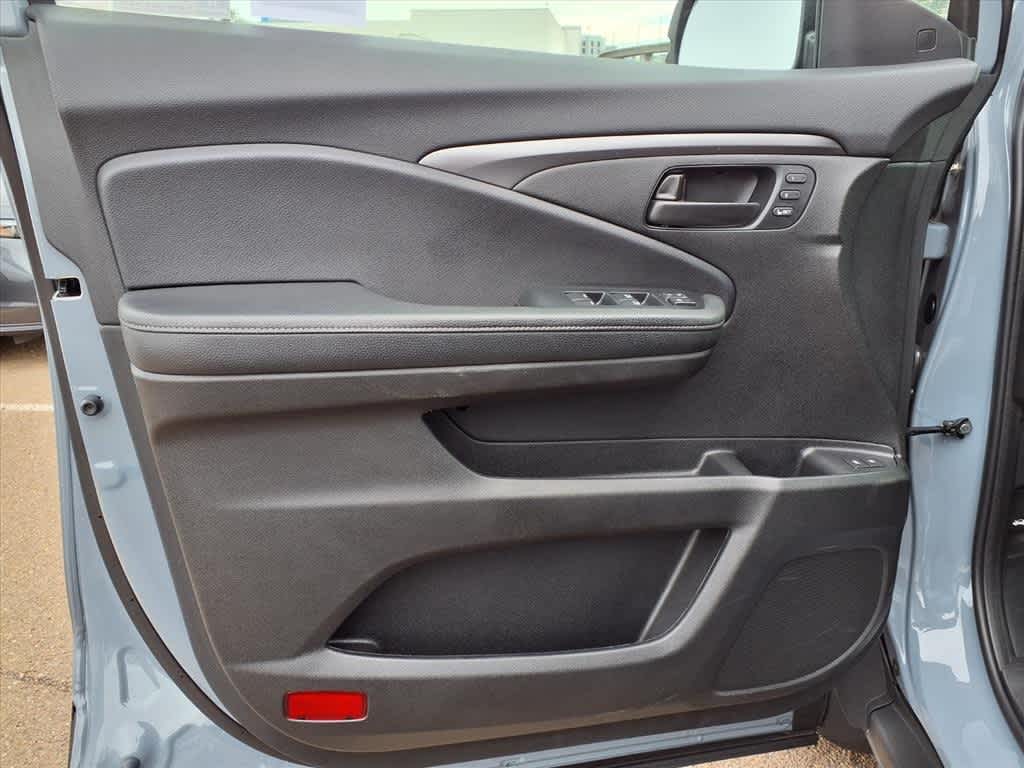 Thumbnail: 2023 Honda Passport - 13