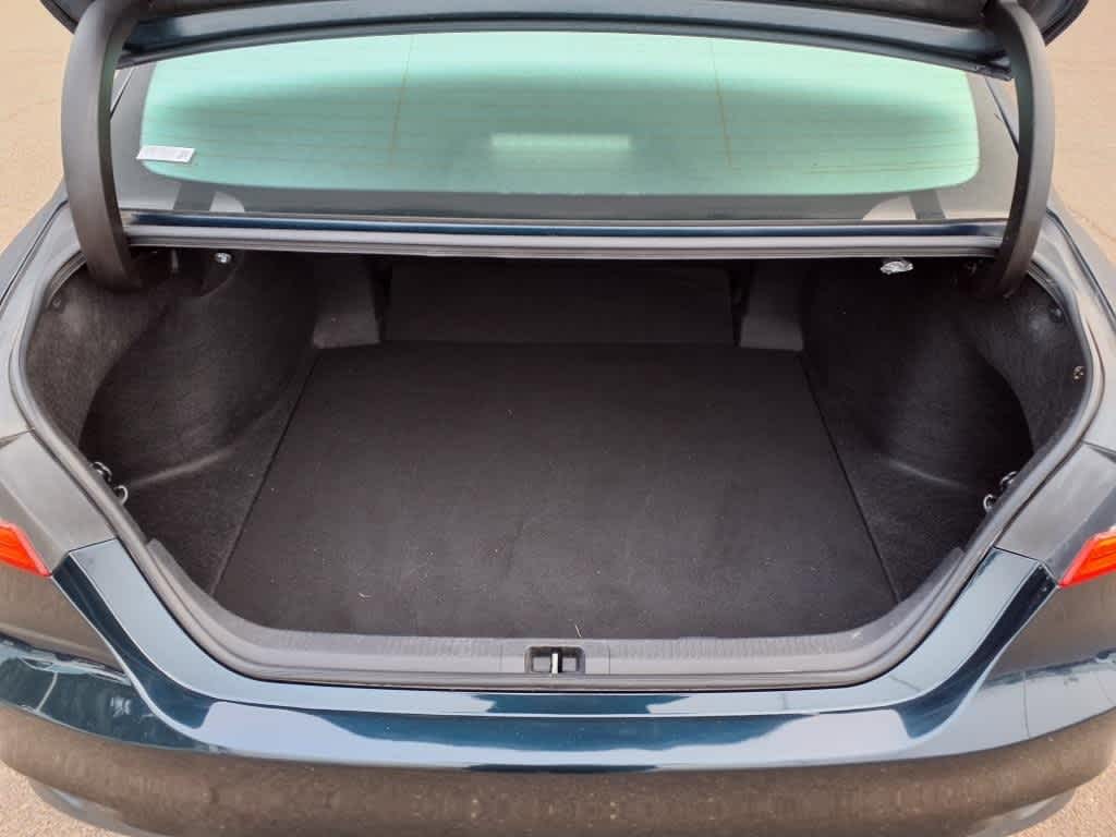 Thumbnail: 2019 Toyota Camry - 6