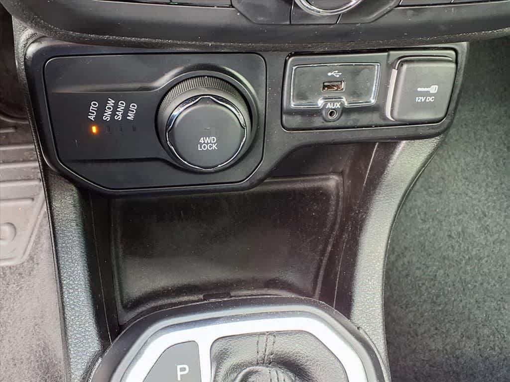 Thumbnail: 2018 Jeep Renegade - 21