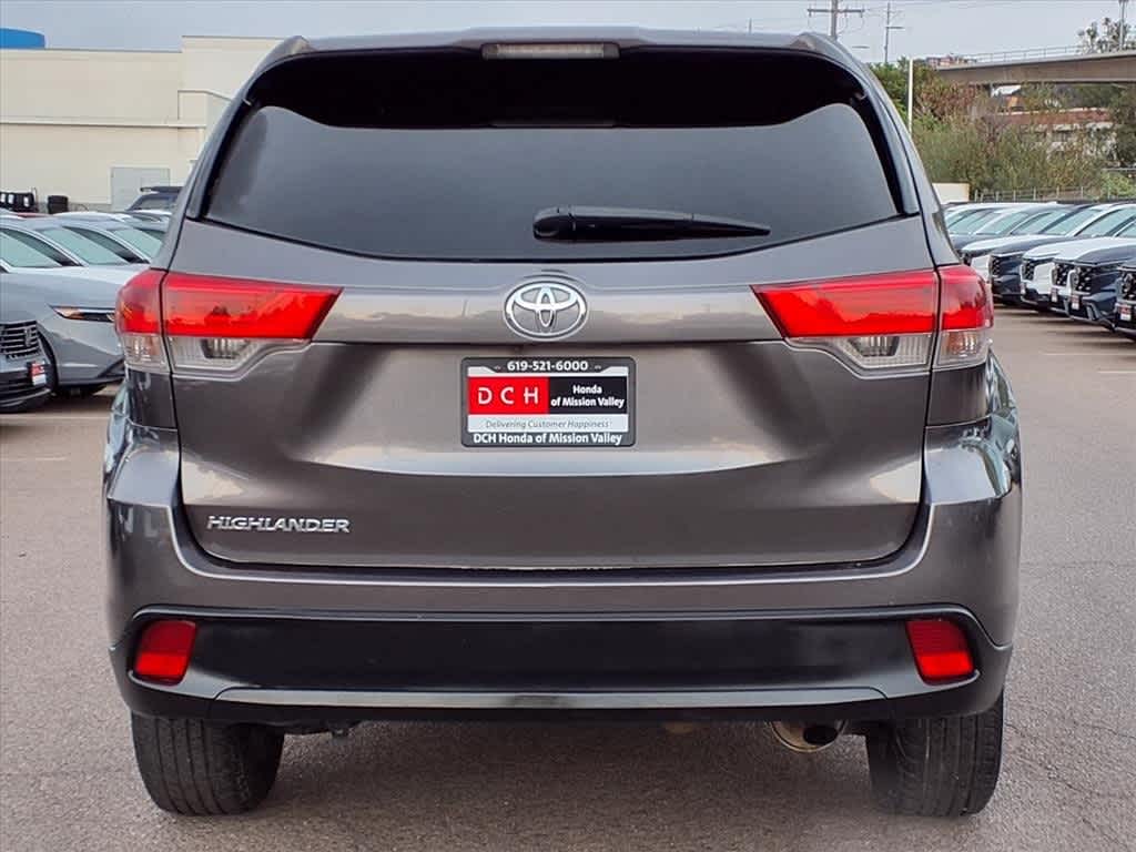 Thumbnail: 2019 Toyota Highlander - 5