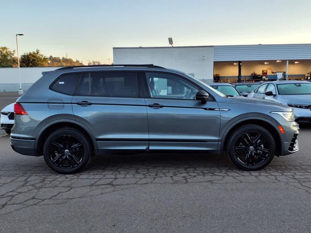 Thumbnail: 2022 Volkswagen Tiguan - 3