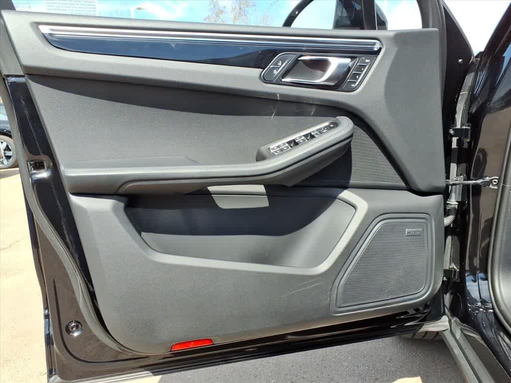 Thumbnail: 2022 Porsche Macan - 13