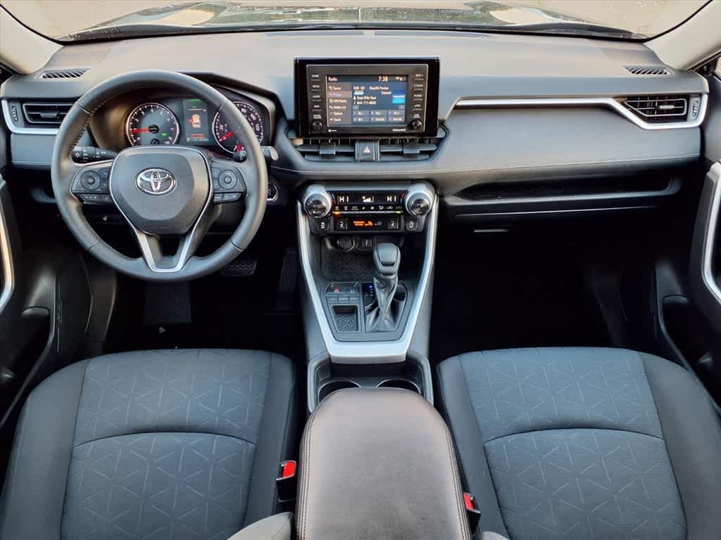 Thumbnail: 2020 Toyota RAV4 - 11