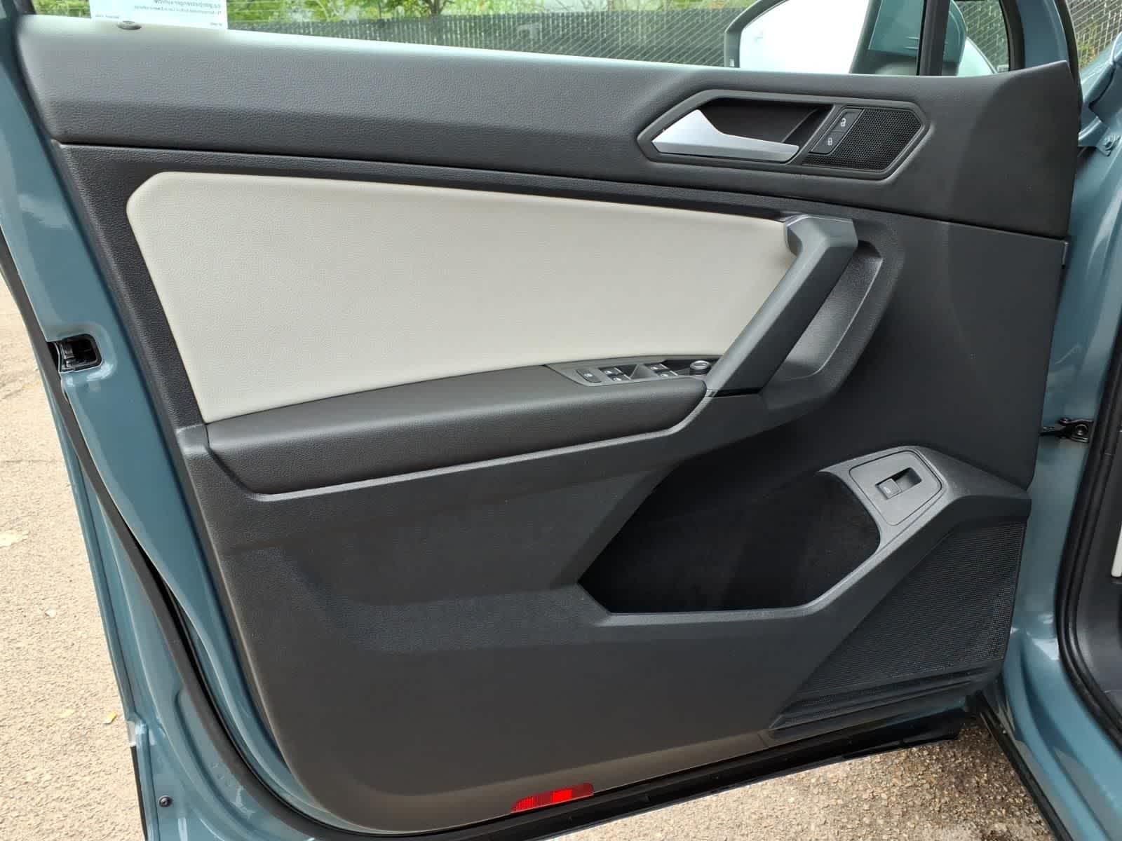 Thumbnail: 2019 Volkswagen Tiguan - 14