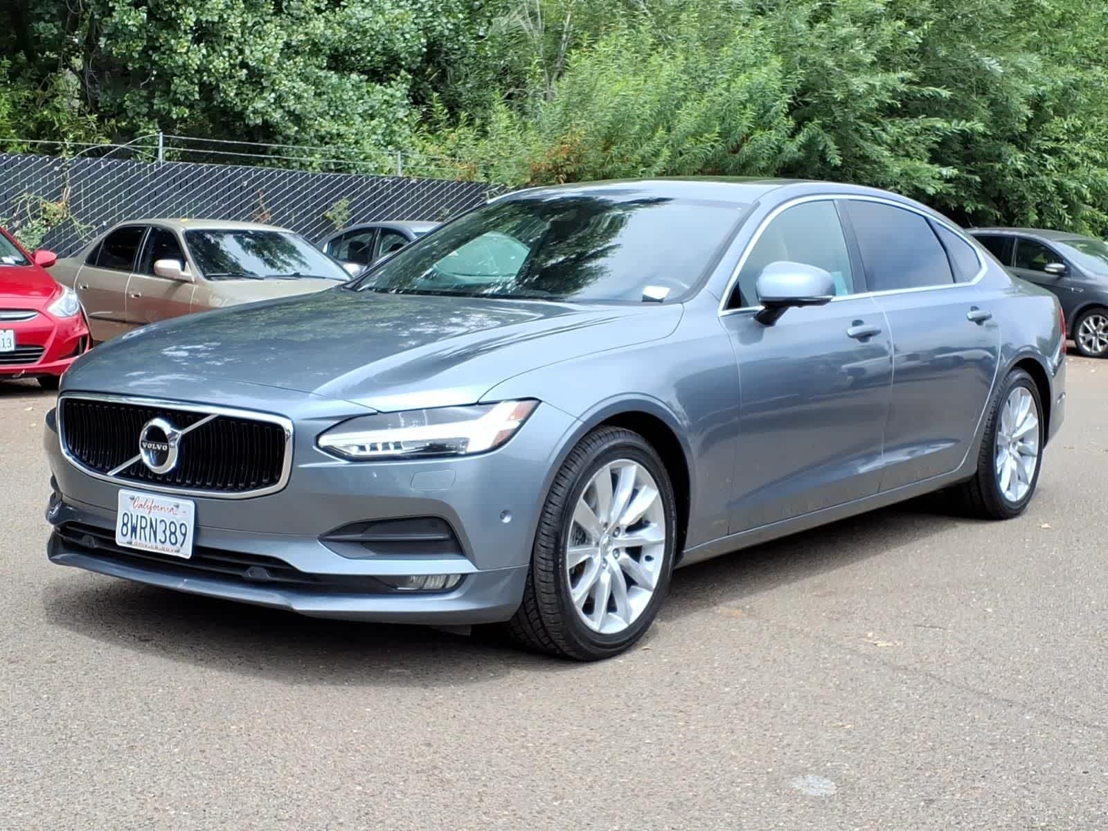 2018 Volvo S90 T6 Momentum AWD's photo