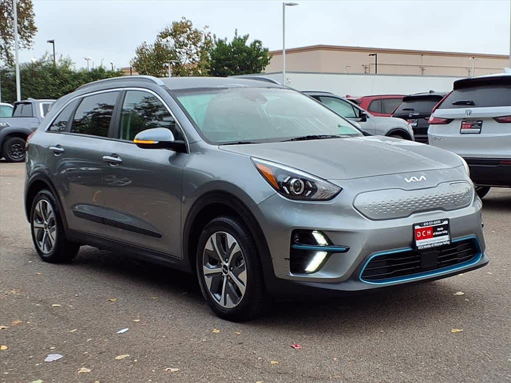 Thumbnail: 2022 Kia Niro - 3
