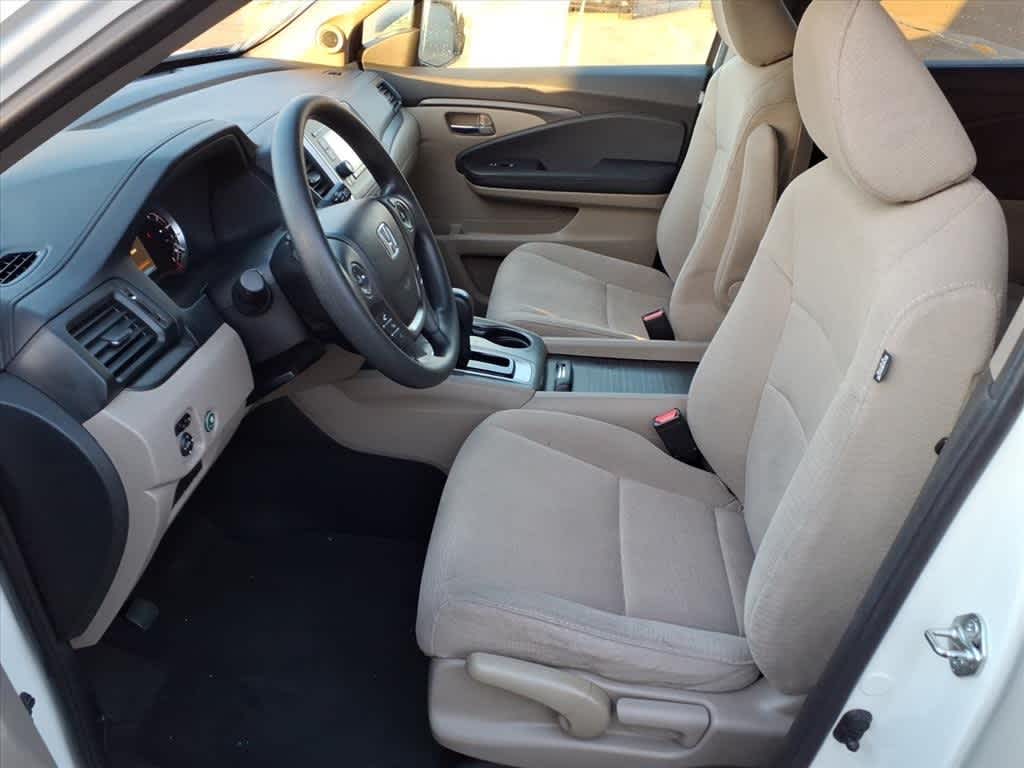 Thumbnail: 2017 Honda Pilot - 15