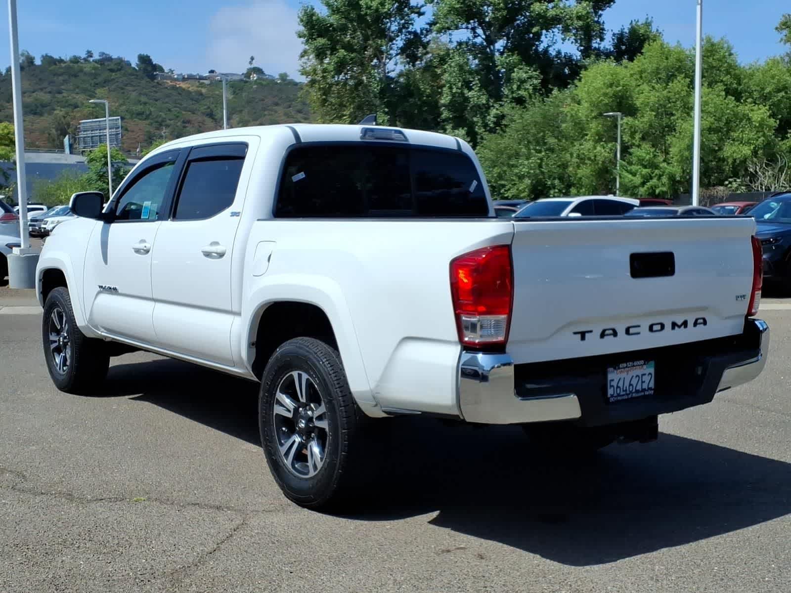 Thumbnail: 2017 Toyota Tacoma - 6