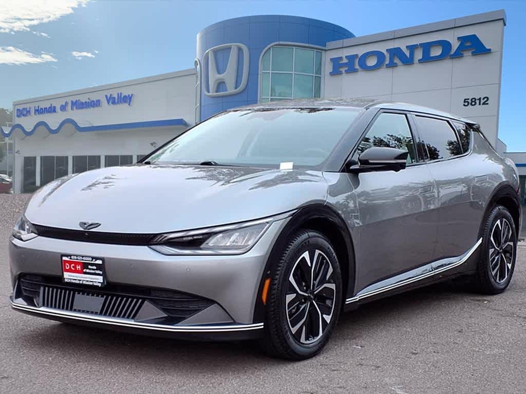 Thumbnail: 2022 Kia EV6 - 1