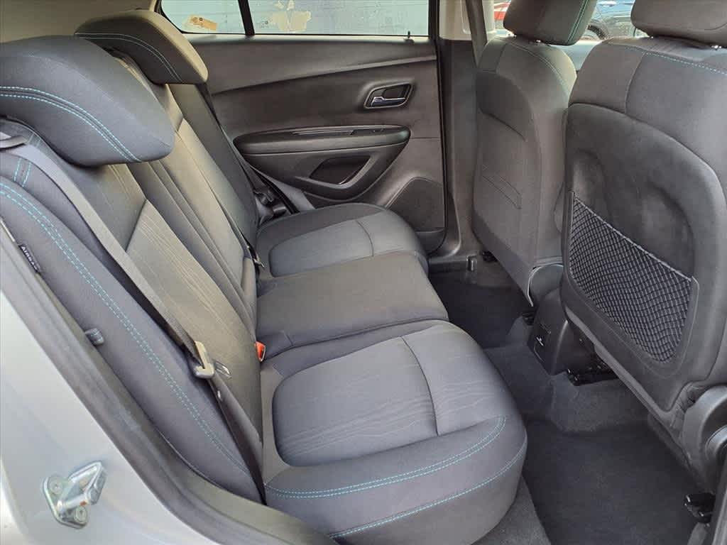 Thumbnail: 2016 Chevrolet Trax - 12