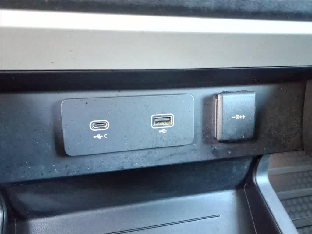 Thumbnail: 2020 Land Rover Defender - 23