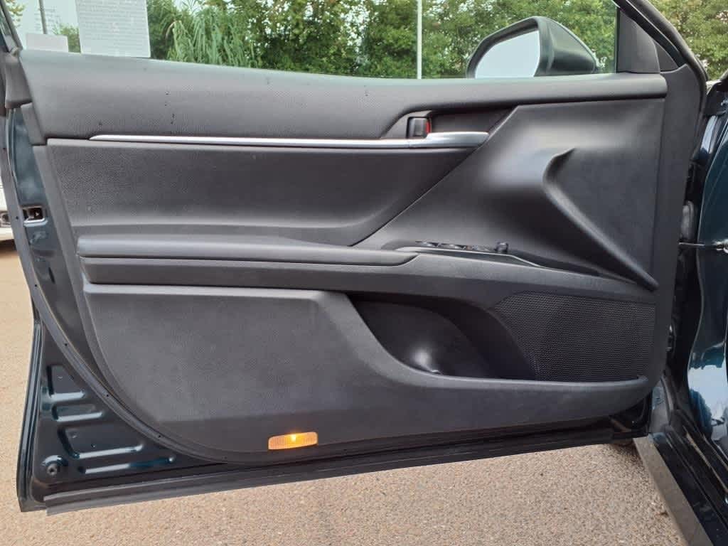 Thumbnail: 2019 Toyota Camry - 12