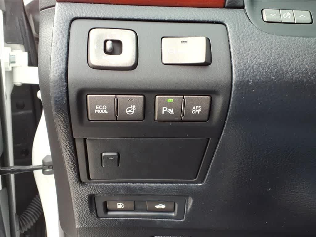 Thumbnail: 2010 Lexus LS - 16