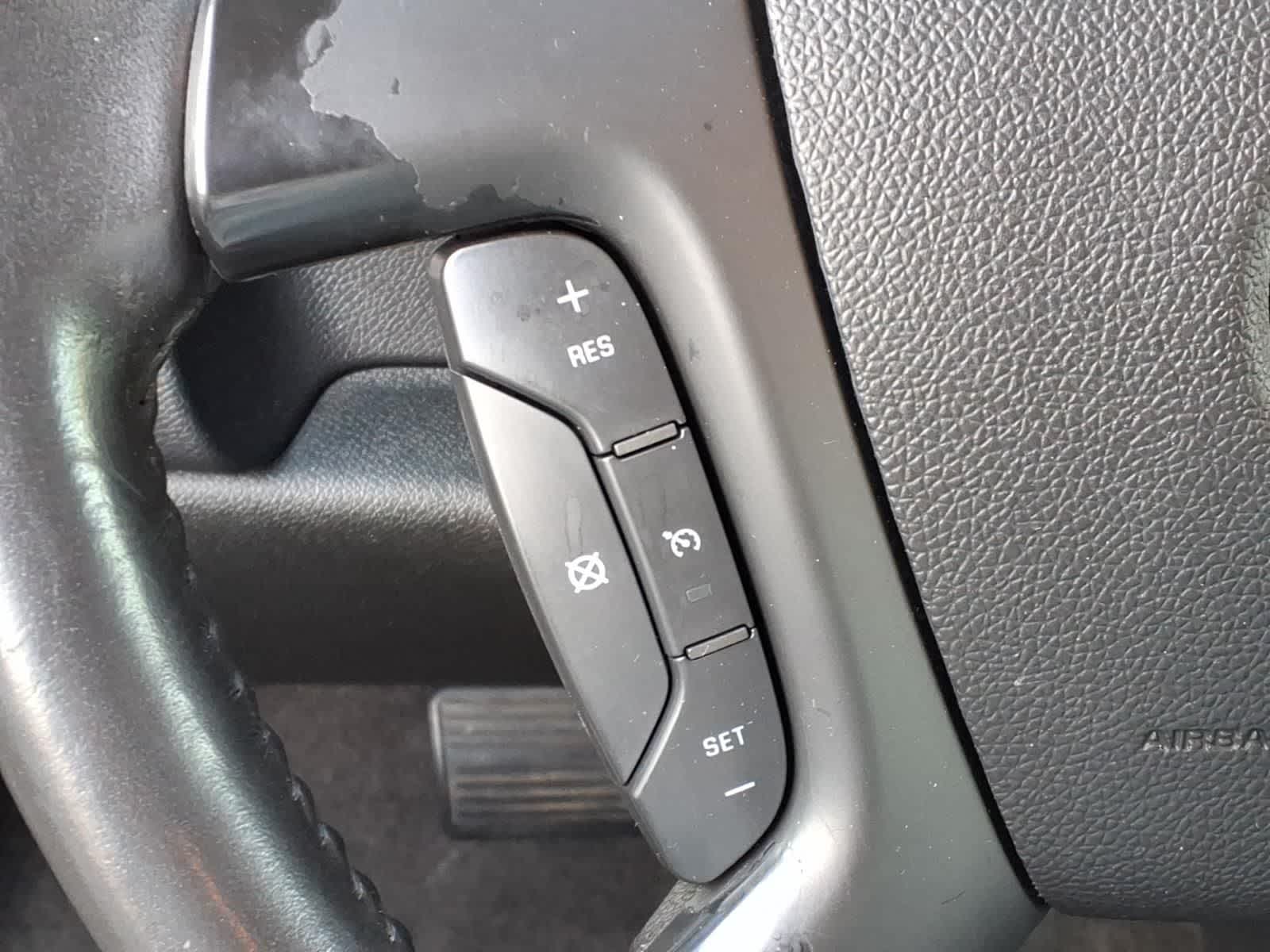 Thumbnail: 2010 Chevrolet Tahoe - 19
