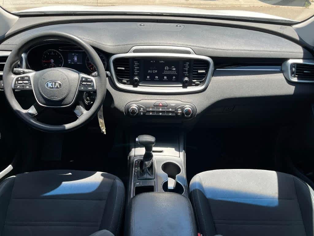 Thumbnail: 2019 Kia Sorento - 10