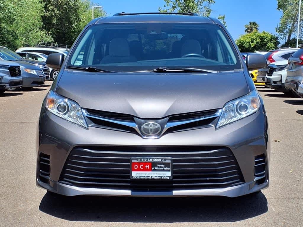 2019 Toyota Sienna LE 2