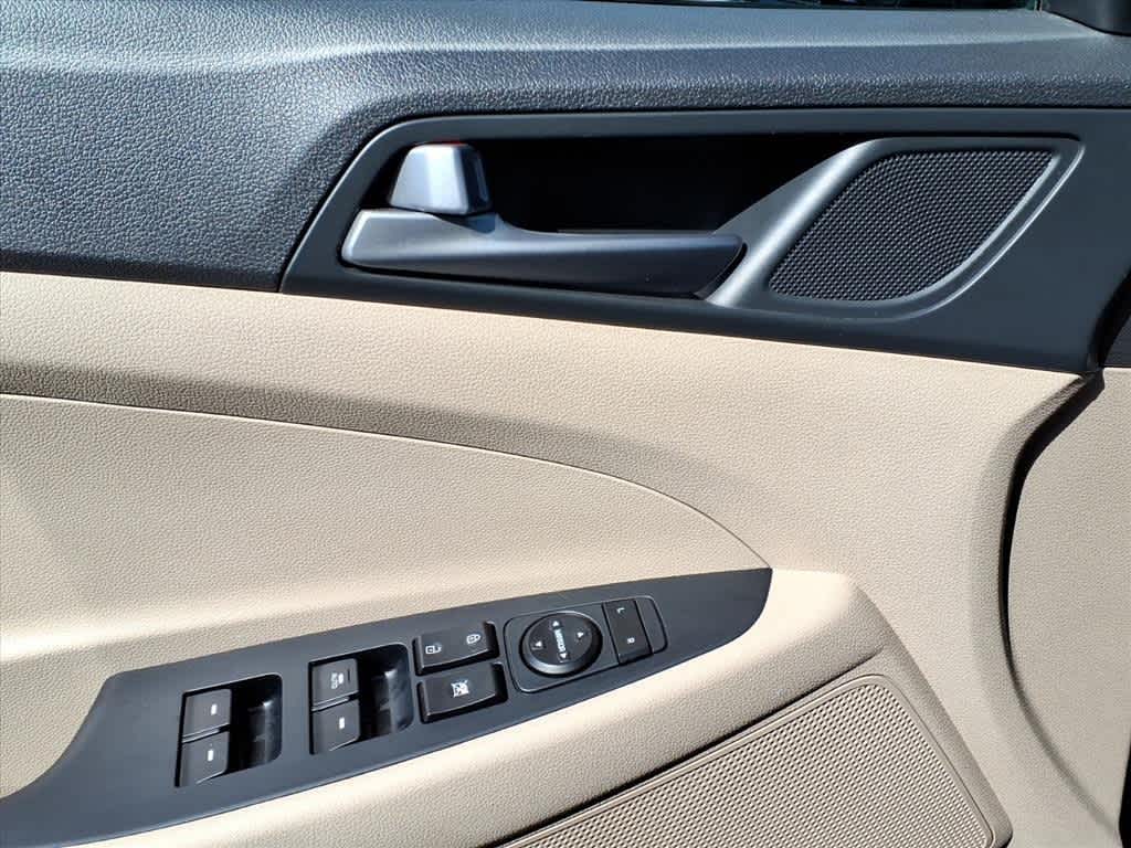 Thumbnail: 2016 Hyundai Tucson - 13