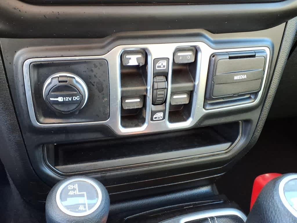 Thumbnail: 2018 Jeep Wrangler - 22