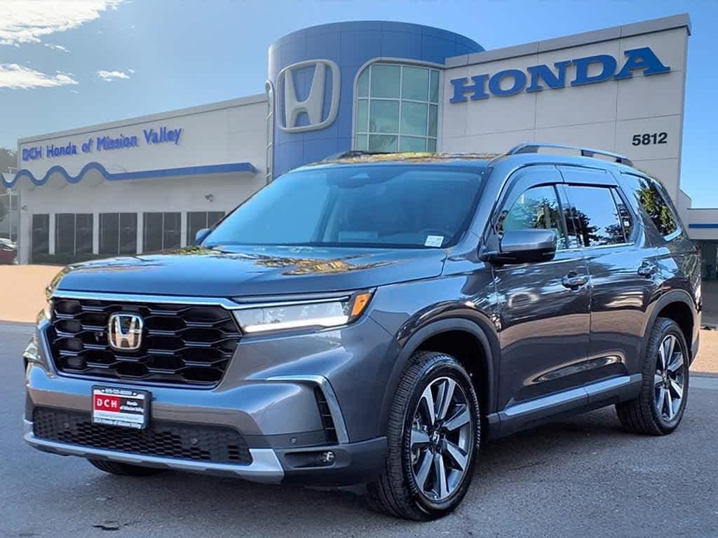 Certified 2025 Honda Pilot Touring SUV