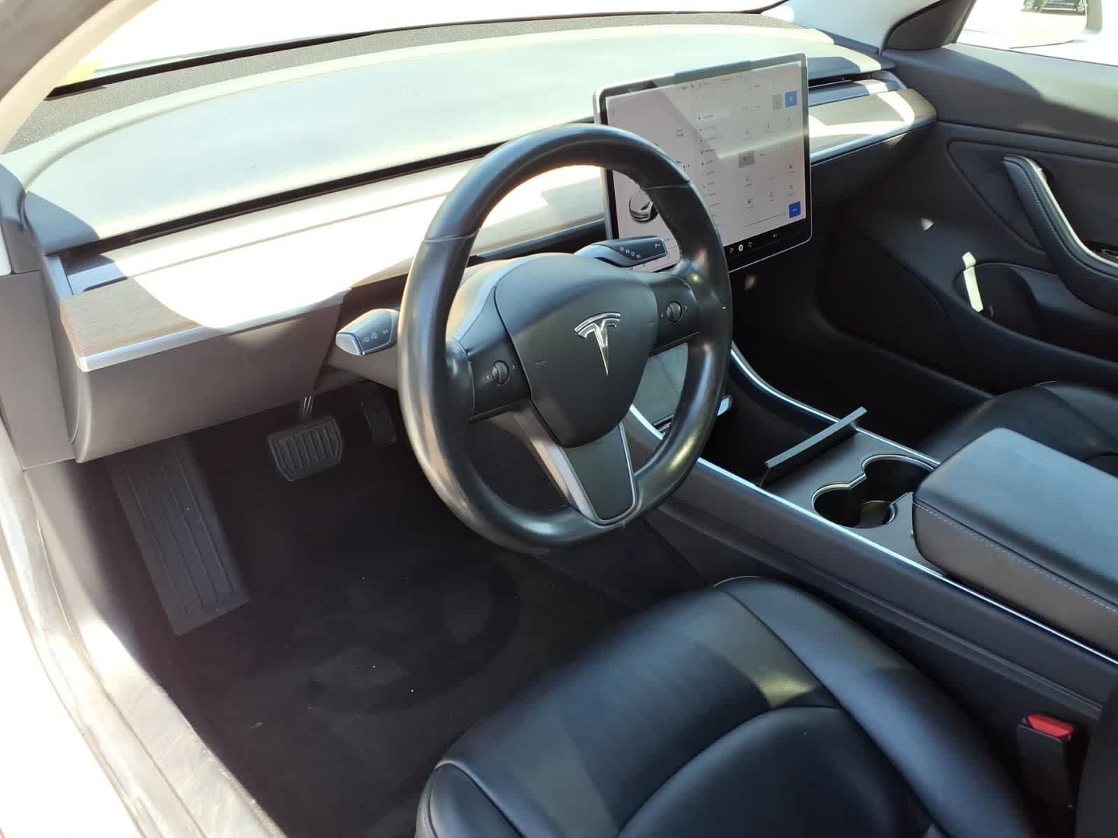 Thumbnail: 2018 Tesla Model 3 - 16