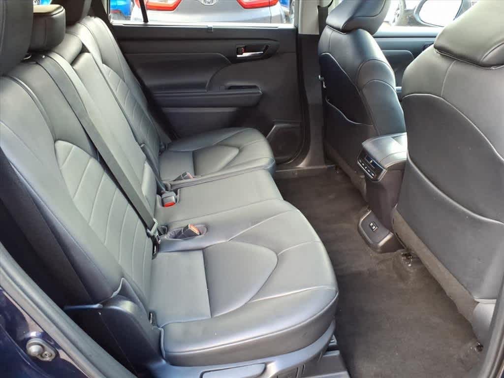 Thumbnail: 2020 Toyota Highlander - 13