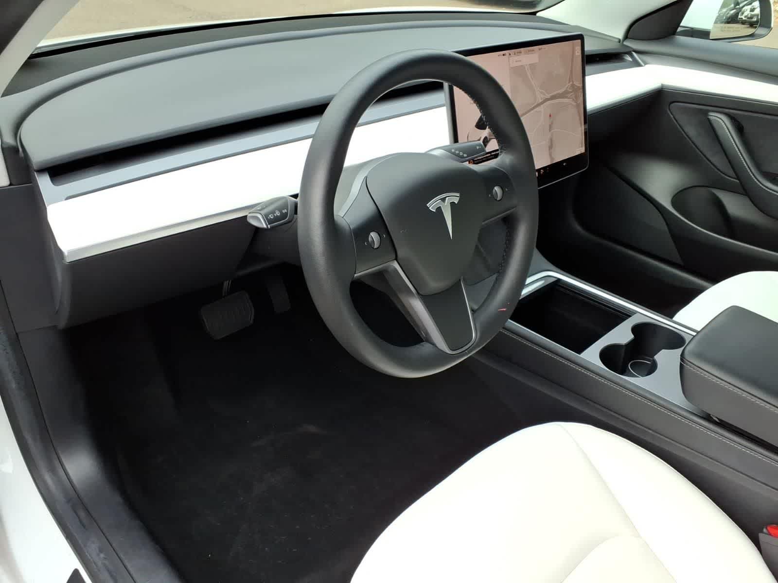 Thumbnail: 2021 Tesla Model 3 - 16