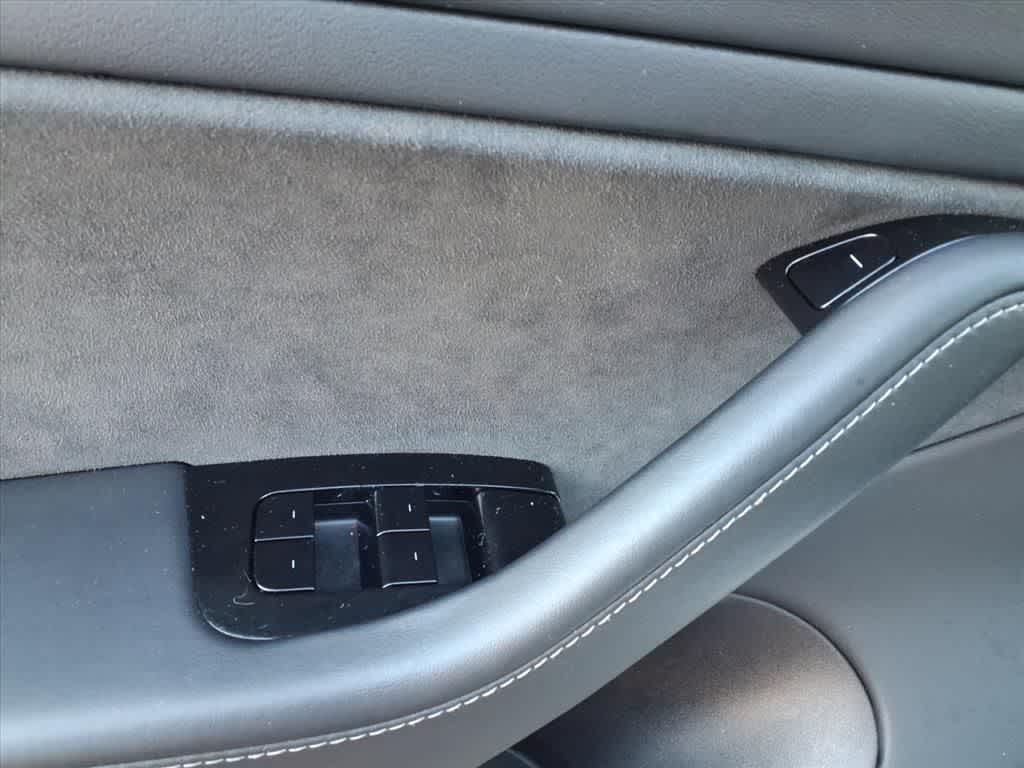 Thumbnail: 2019 Tesla Model 3 - 16