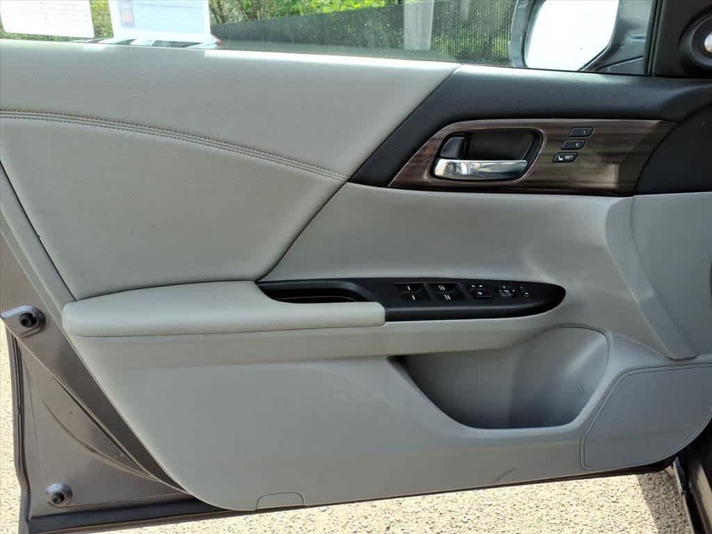 Thumbnail: 2016 Honda Accord - 12