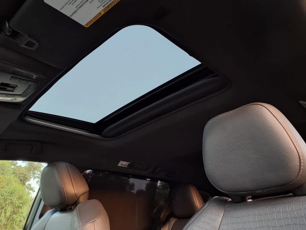 Thumbnail: 2024 Toyota Sienna - 16
