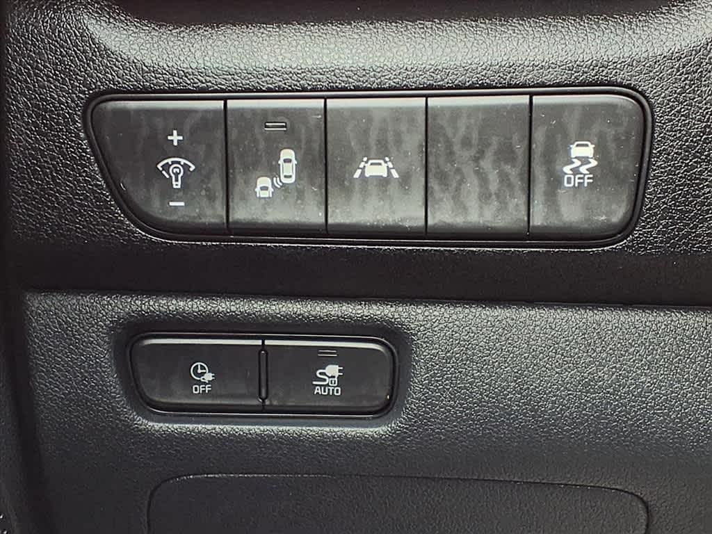 Thumbnail: 2022 Kia Niro - 15