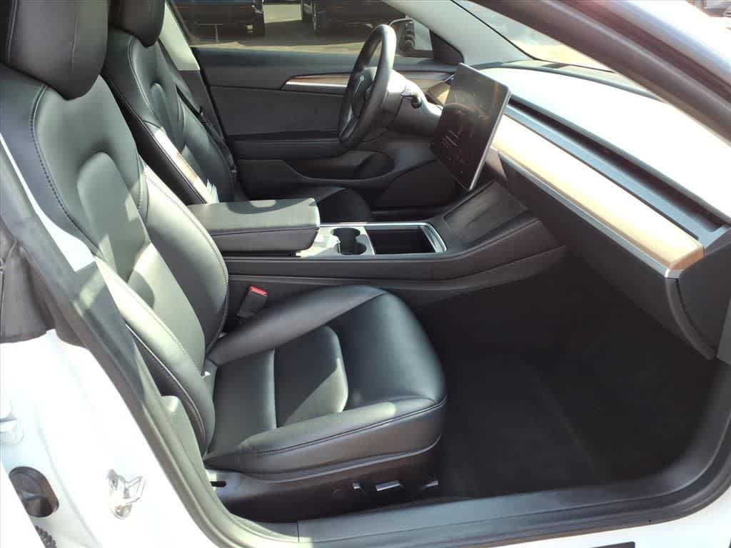 Thumbnail: 2022 Tesla Model 3 - 17