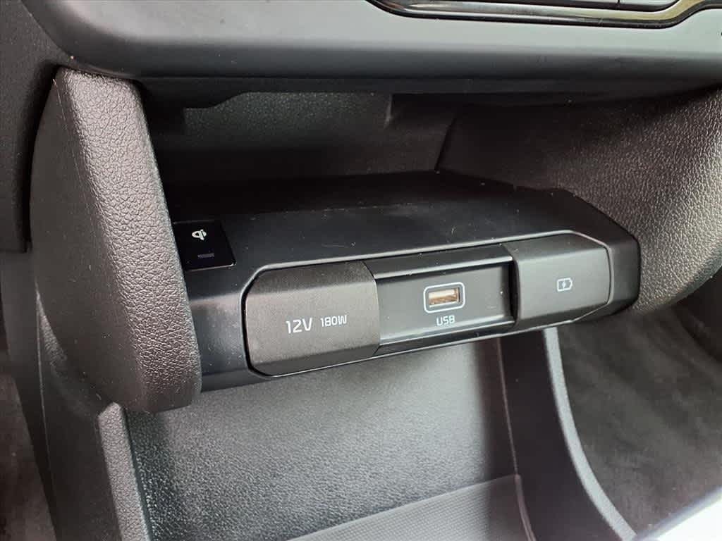 Thumbnail: 2022 Kia Niro - 23