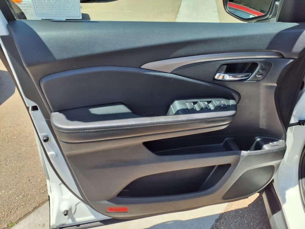 Thumbnail: 2020 Honda Passport - 14