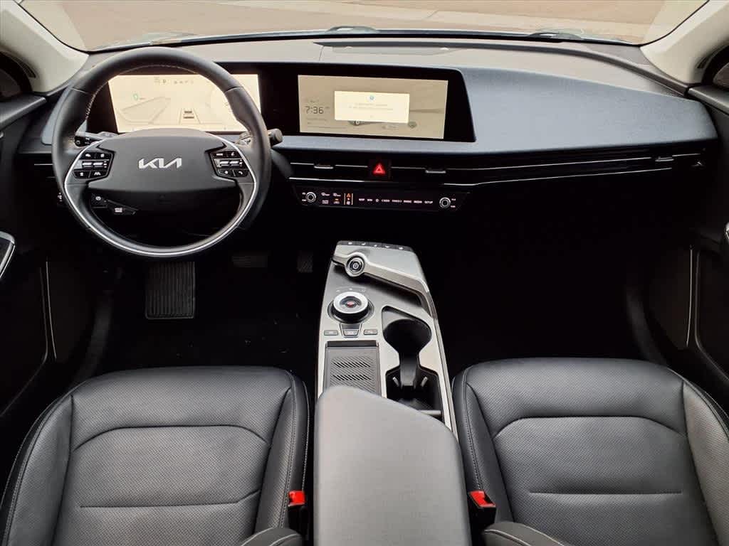 Thumbnail: 2022 Kia EV6 - 10