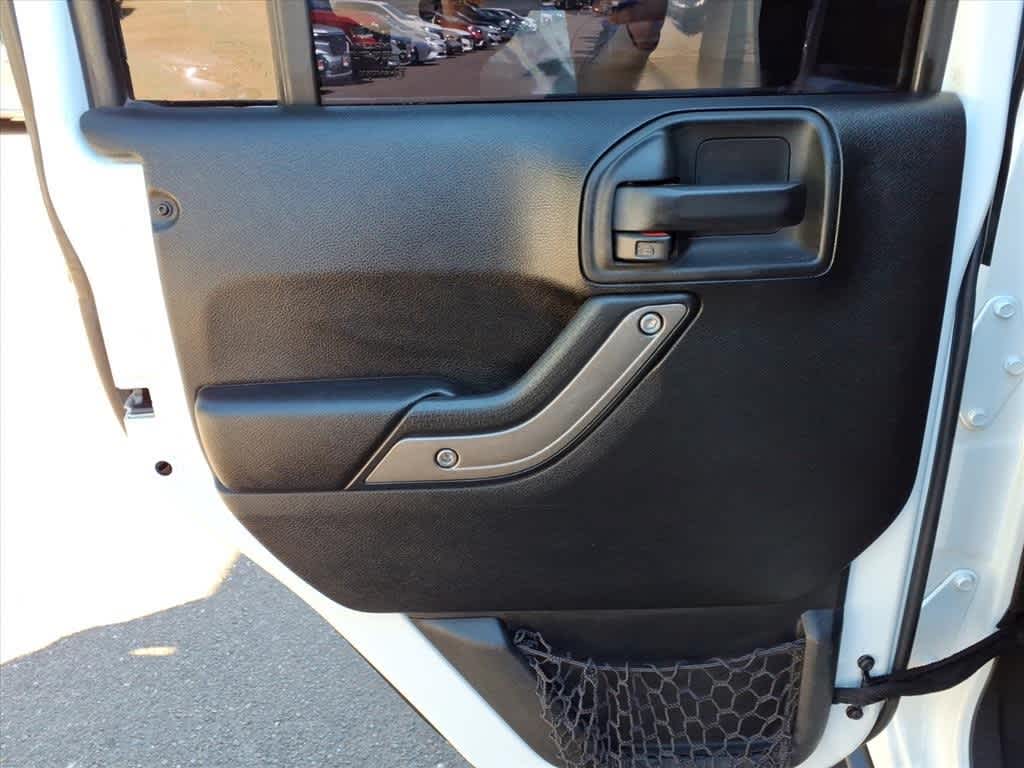 Thumbnail: 2017 Jeep Wrangler - 9