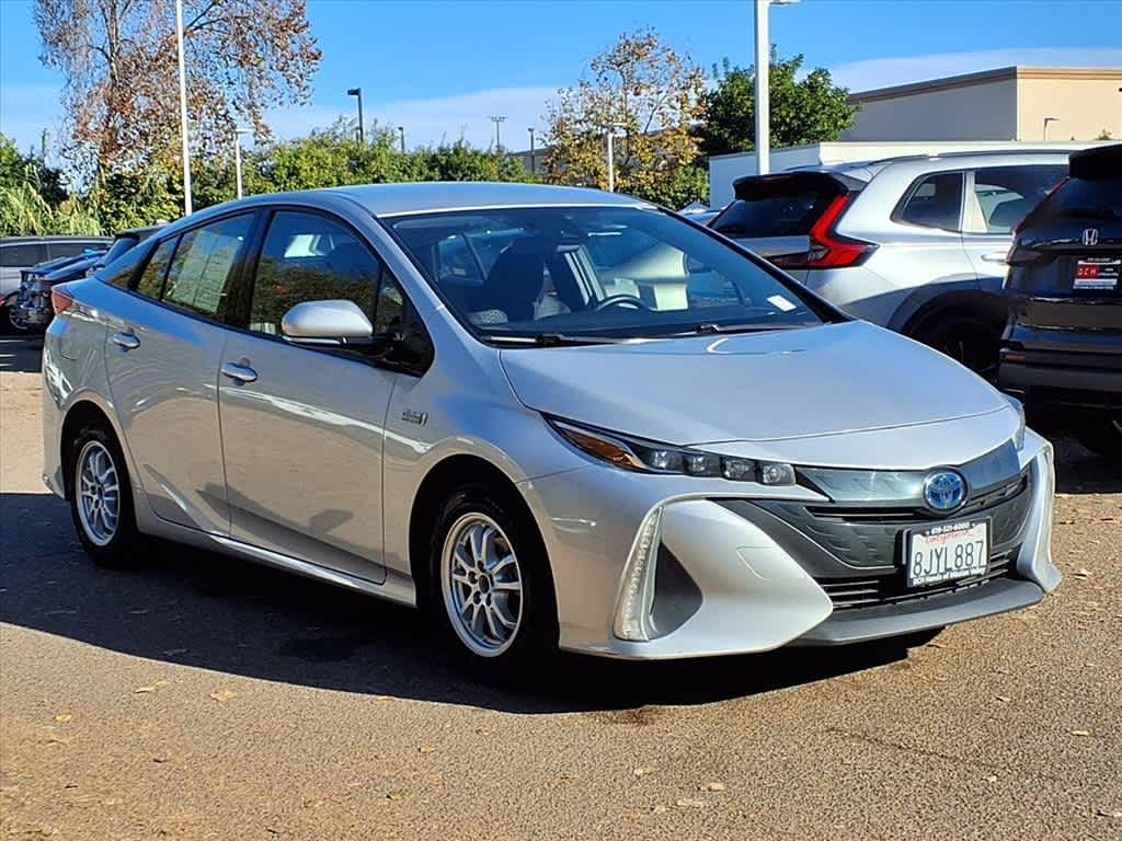 Thumbnail: 2019 Toyota Prius Prime - 3