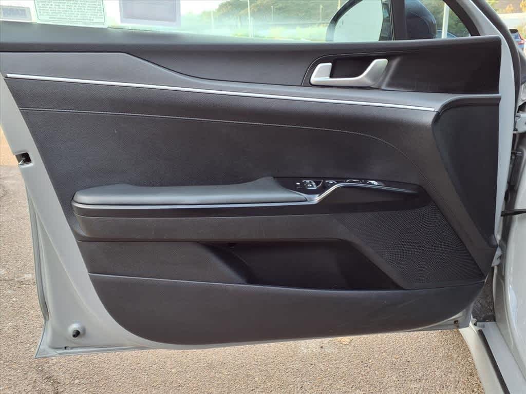 Thumbnail: 2022 Kia K5 - 13