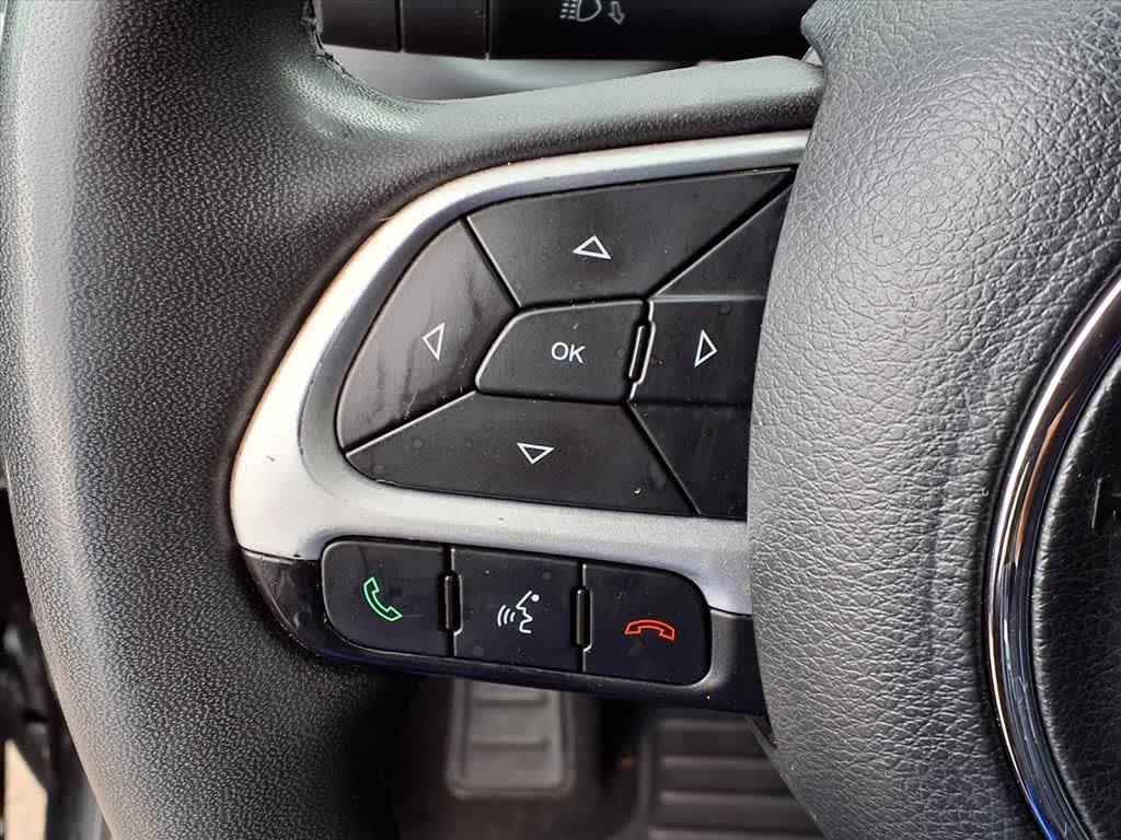 Thumbnail: 2018 Jeep Renegade - 17