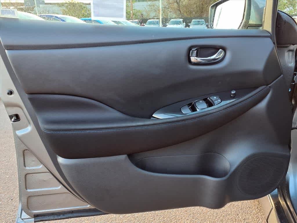 Thumbnail: 2021 Nissan Leaf - 13