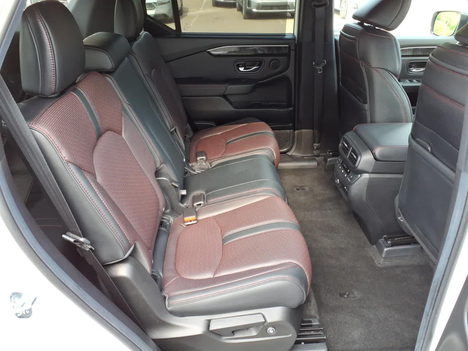 Thumbnail: 2025 Honda Pilot - 12