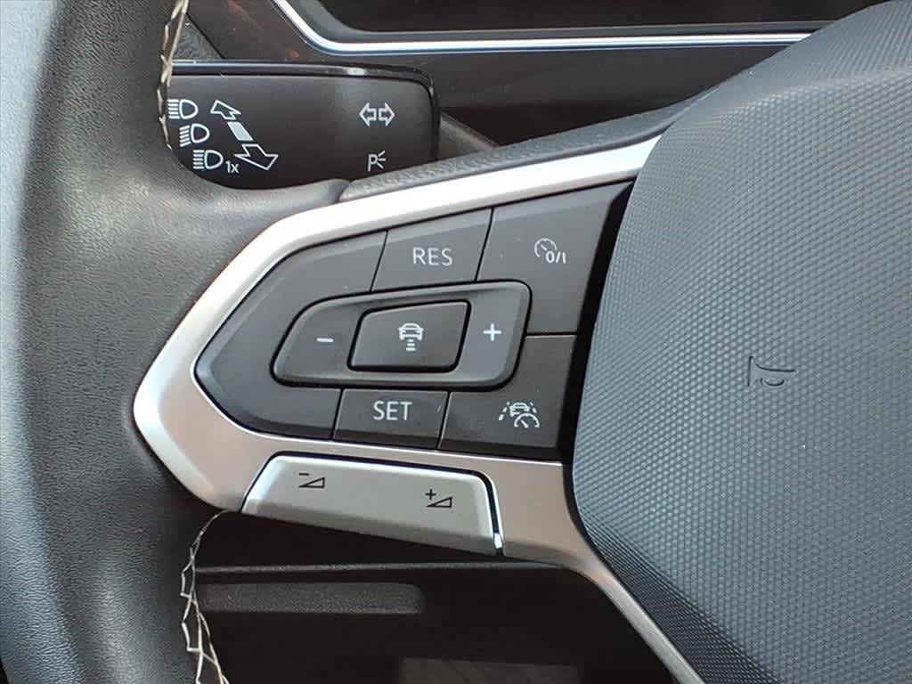 Thumbnail: 2023 Volkswagen Tiguan - 17